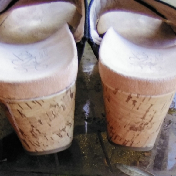 Life Stride cork bottom slip-ons - Picture 5 of 5